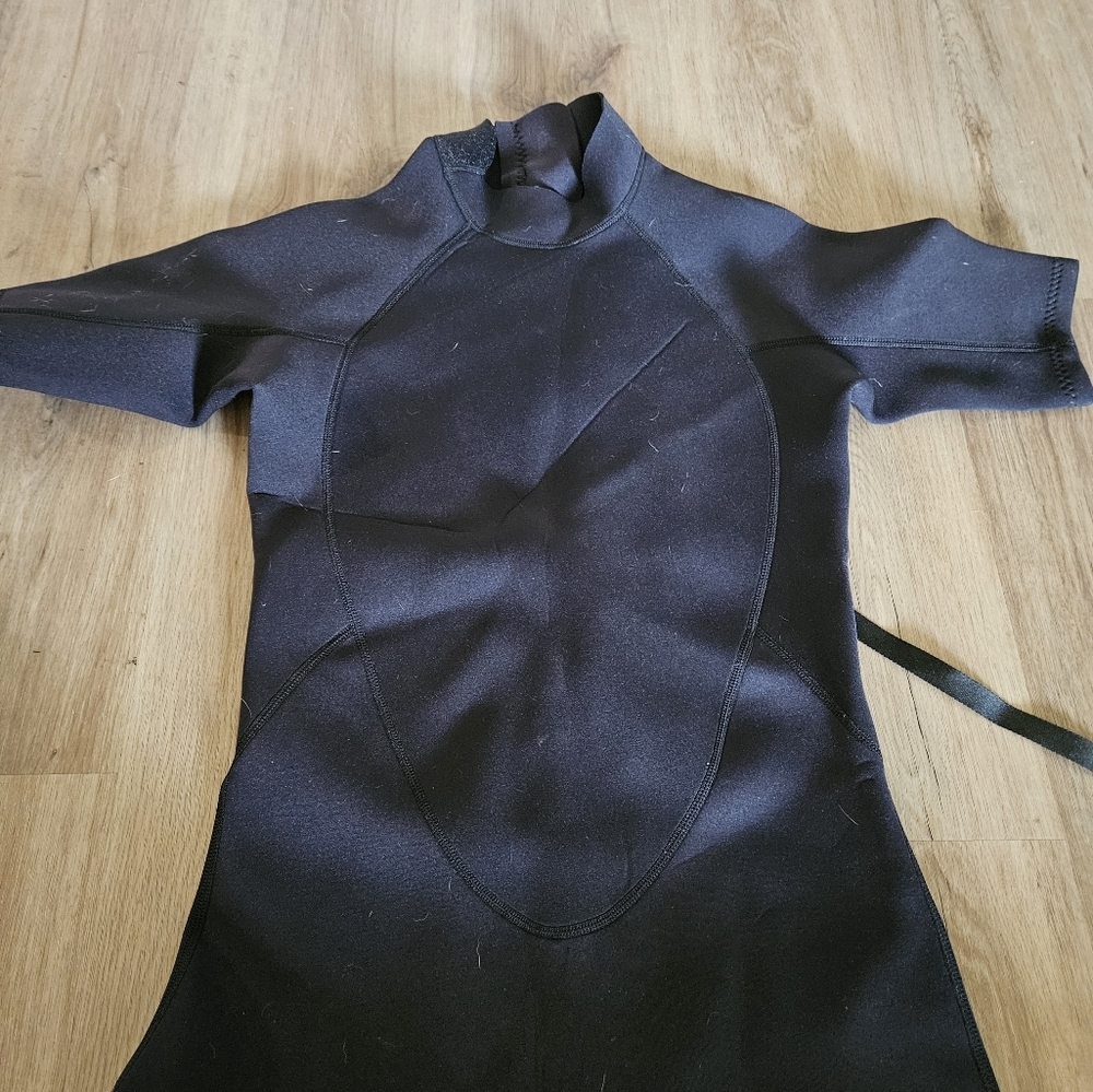 Ladies Wet Suit - Picture 4 of 4